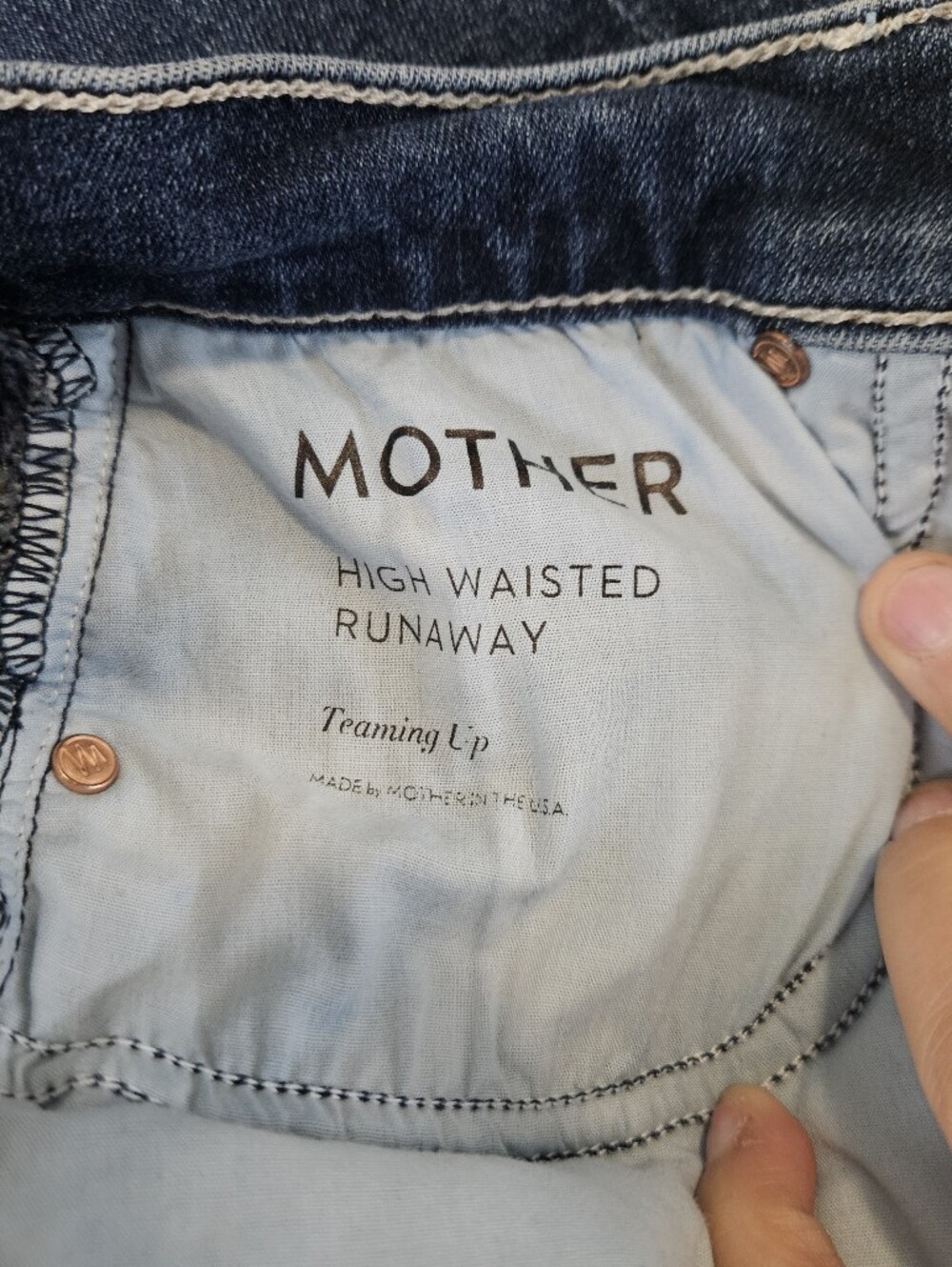 MOTHER High Waisted Runaway Jeans In Teaming Up Size 25 - Picture 5 of 10